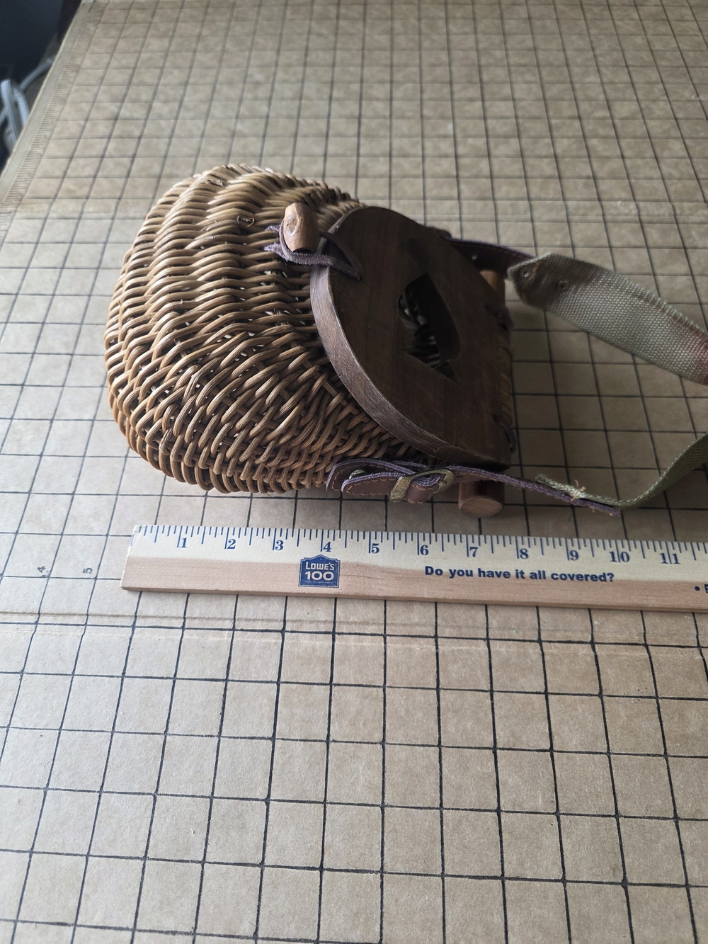 Vintage Wicker Fishing Creel Basket w/ Wood Lid & Strap (7x8x5) - Picture 11 of 16